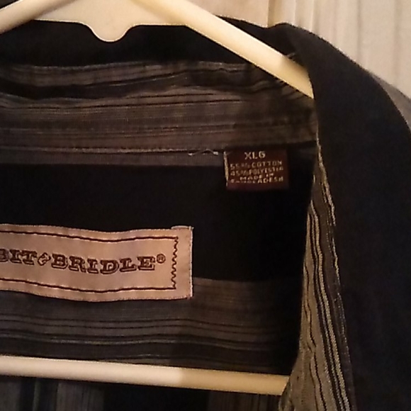 Brit and Brindle casual button down shirt - Picture 3 of 4